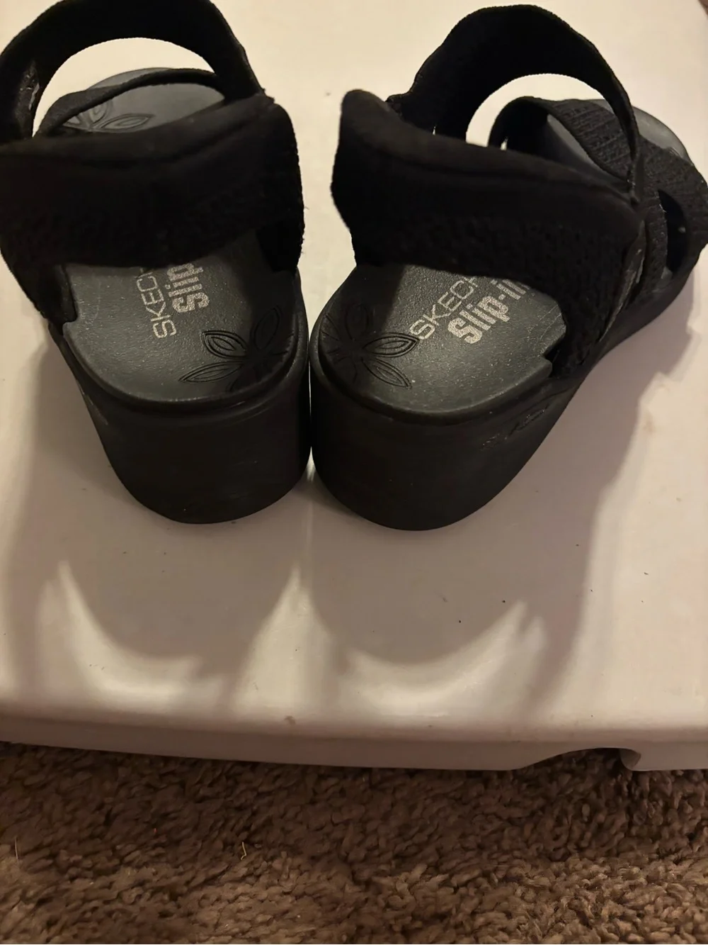 Skechers  Women's Pier-Lite-Slip On Sandals in black